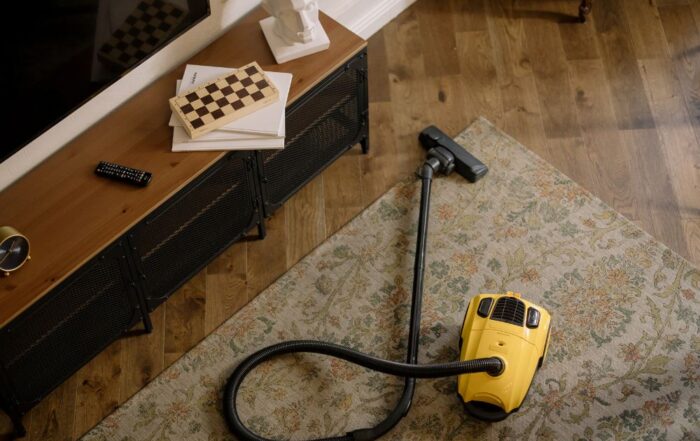 Learn when to DIY and when to hire pros for carpet cleaning with Citrus Bright’s decision guide. Get expert advice for the best results. Call (480) 689-3509 for professional cleaning services.