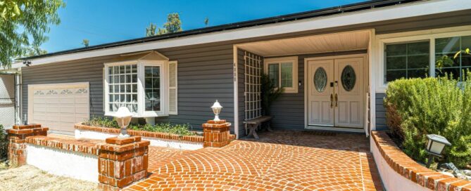 Citrus Bright explains how pressure washing preps your home for renovations. Call (480) 689-3509 today to schedule your service!