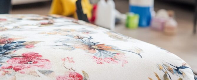 Discover the best upholstery cleaning routine for homes with kids and pets. Call (480) 689-3509 for professional cleaning solutions.